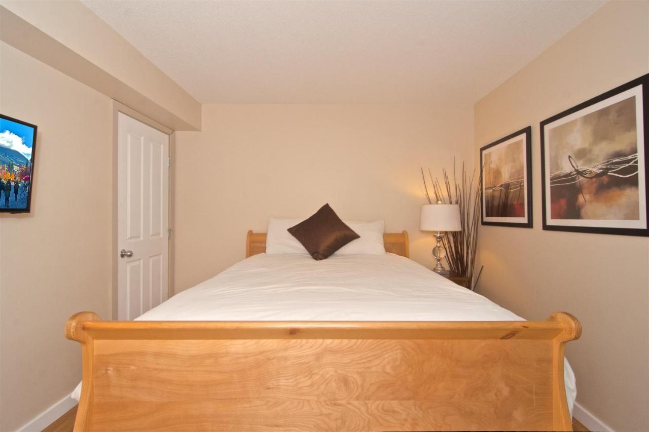 Whistler Blackcomb Vacation Rentals - Village North Szoba fotó